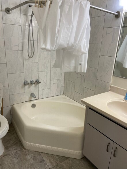 Building Photo - 445 Seaside Ave