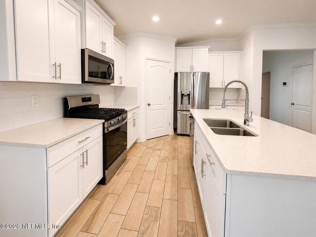 Building Photo - 248 Zancara St