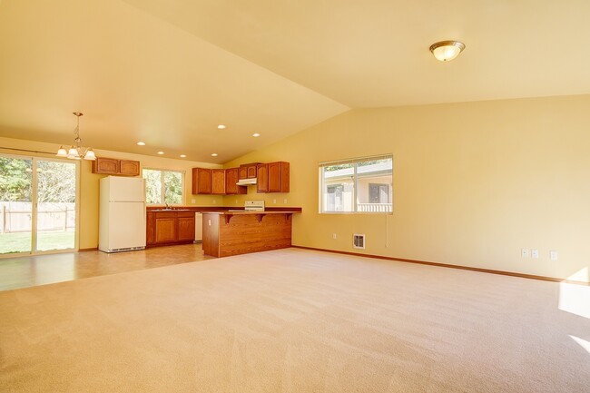 Building Photo - Spacious Coupeville Home! Dogs are Negotia...