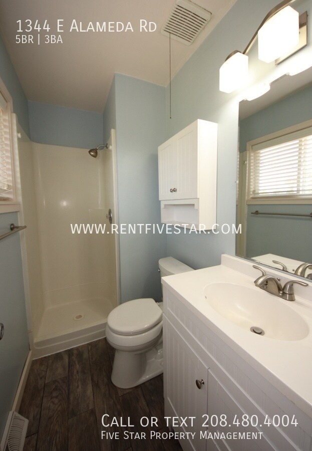 Building Photo - 1344 E Alameda Rd