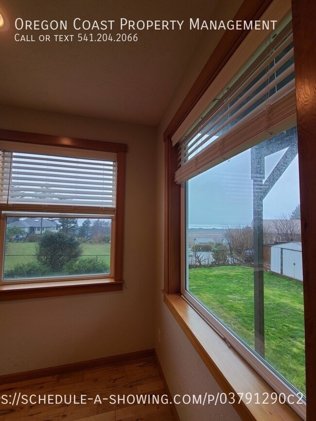 Building Photo - 961 NW Lanai Loop