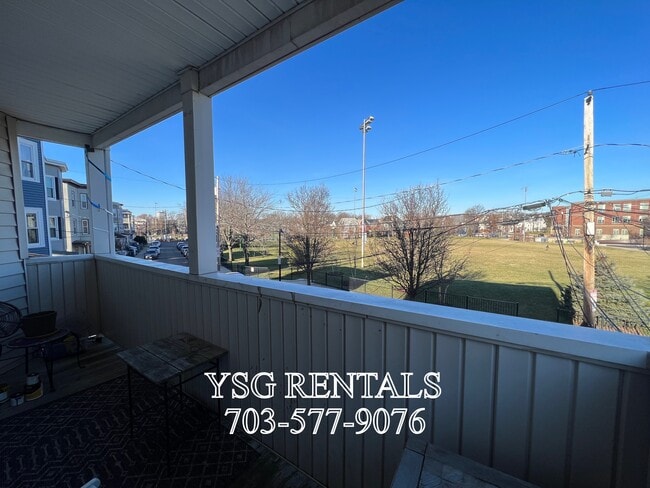 Building Photo - 20 Lincoln Pky