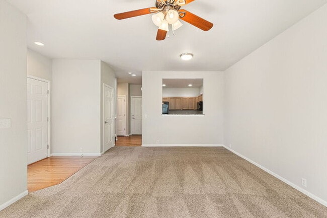 Building Photo - Granite Kitchen, Central AC, Oversized Gar...