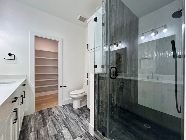 Building Photo - 4010 Clawson Rd