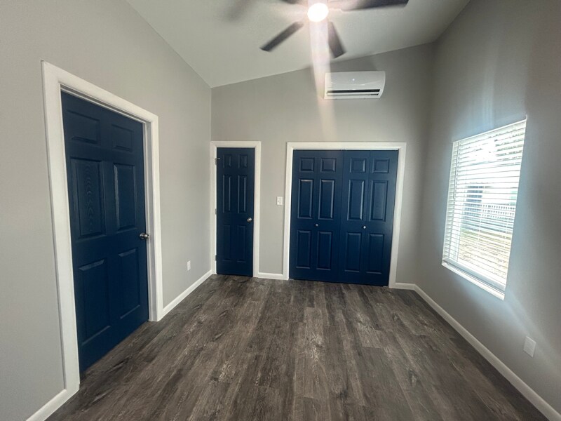 Building Photo - 8413 Jaime Cavazos St