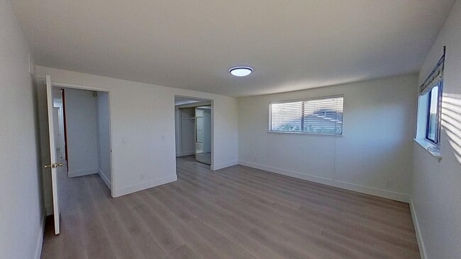 Building Photo - 5913 E Tiber Dr