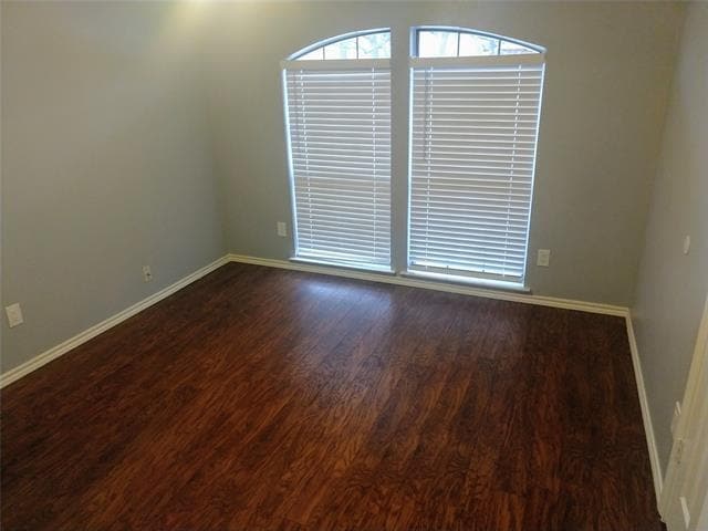 Building Photo - 2116 Turf Club Dr