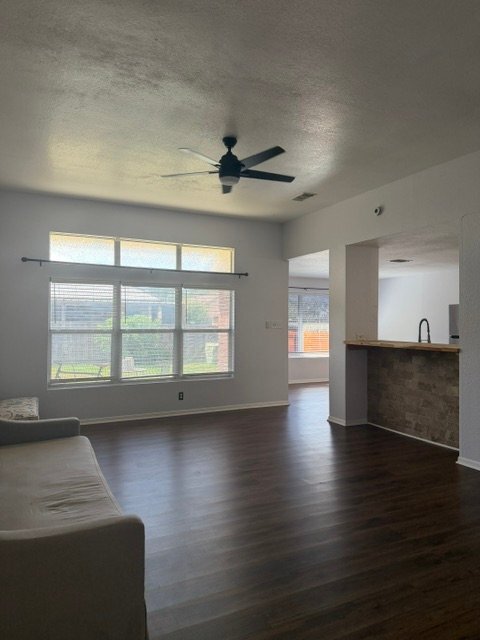Building Photo - 4703 Oakley Farm