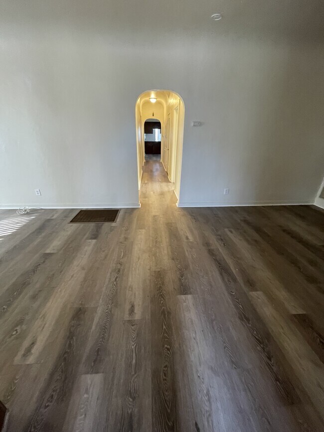 Building Photo - 1316 H St