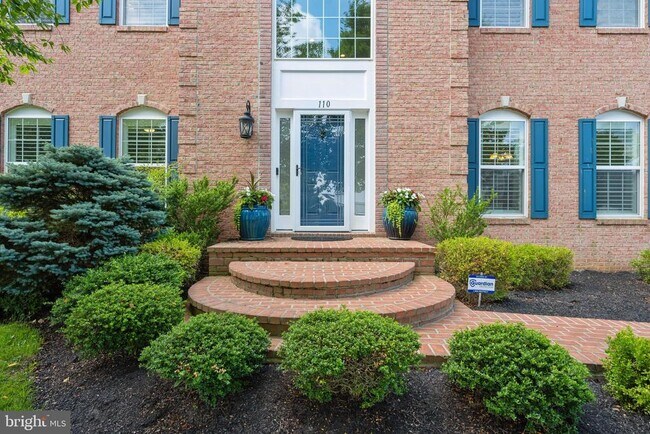 Building Photo - 110 Bedrock Dr