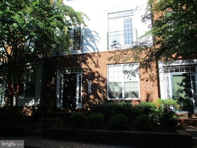 Building Photo - 2144 Little Sorrel Way