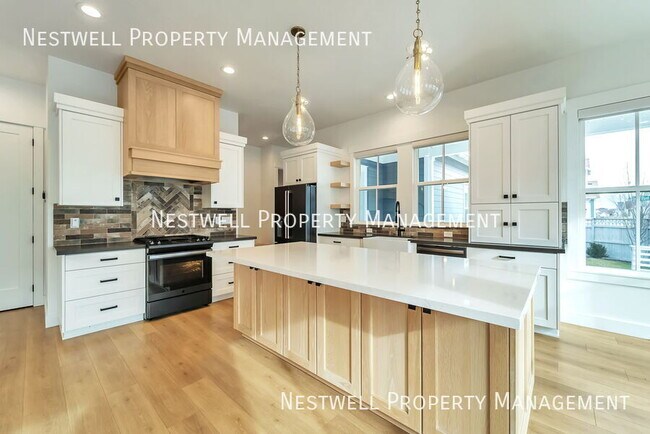 Building Photo - 10907 Paddle Board Way