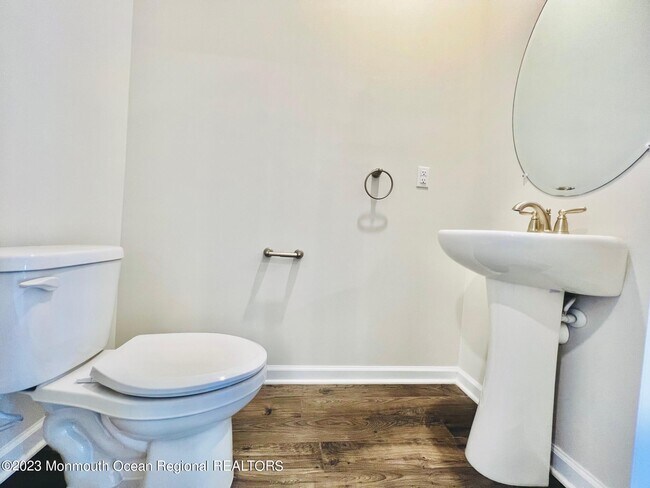 Building Photo - 38 Nelsons Way