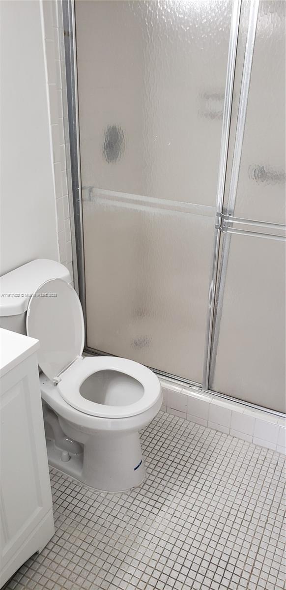 Building Photo - 4174 Inverrary Dr