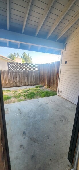 Back Yard and Patio - 5913 Auburn Oaks Dr