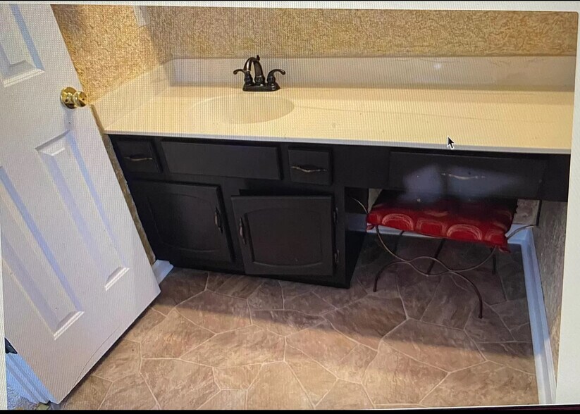 Building Photo - 5576 Clover Rise Ln