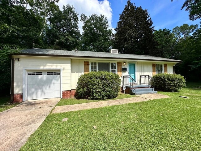 Primary Photo - Beautiful Renovated 2 Bedroom in North Fon...