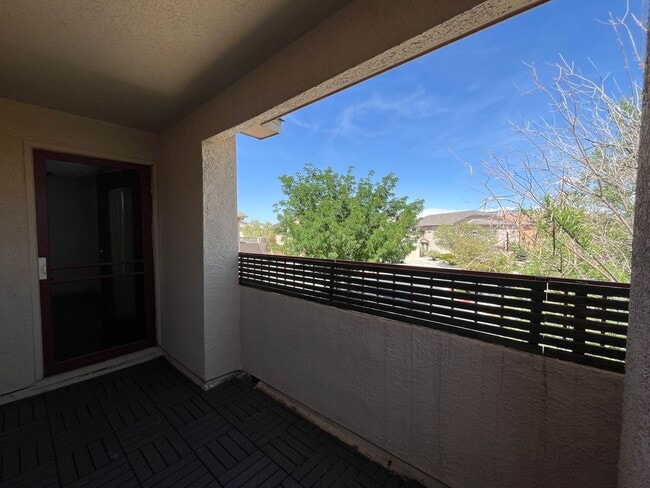 Building Photo - Modern 2 Bedroom 2 Bathroom NW Home In A G...