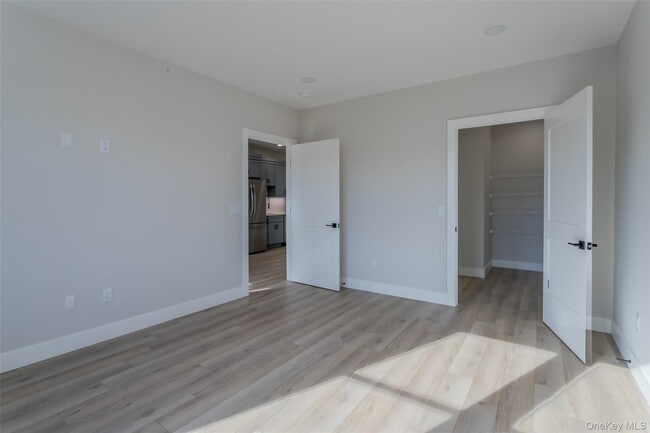 Building Photo - 124 S Main St