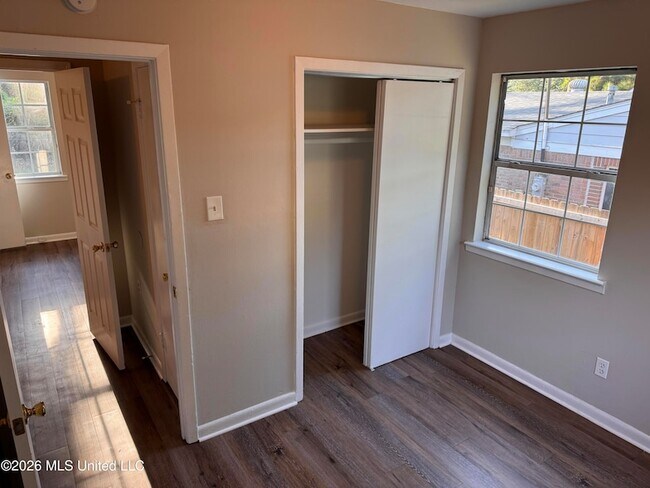 Building Photo - 8678 Yorktown Dr
