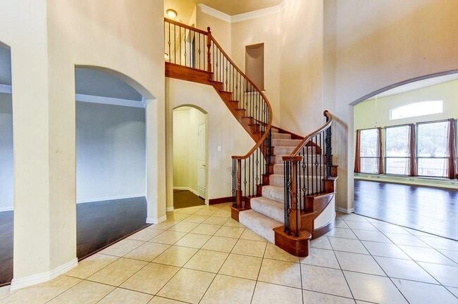 Building Photo - 5310 Lafayette Dr