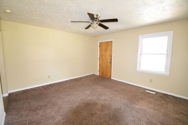 Building Photo - 3200 Teakwood Ct