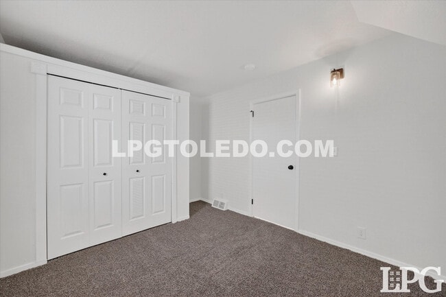Building Photo - 921 Berry St