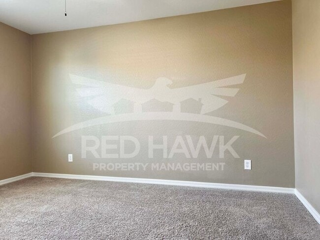 Building Photo - 850 S Henry Ln