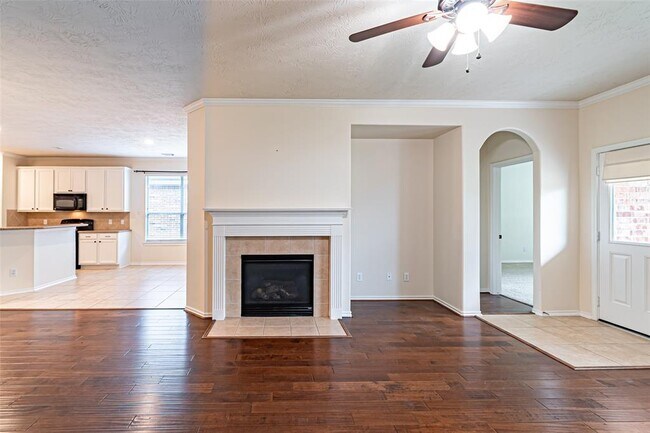 Building Photo - 17911 Serene Shore Dr