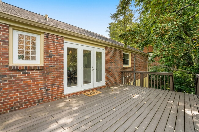Building Photo - 5708 Vine Ridge Dr
