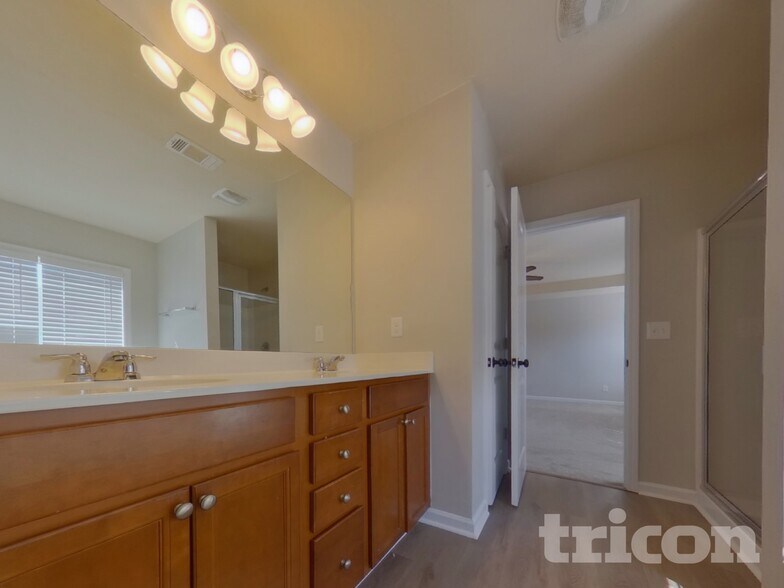 Building Photo - 33 Berwick Way