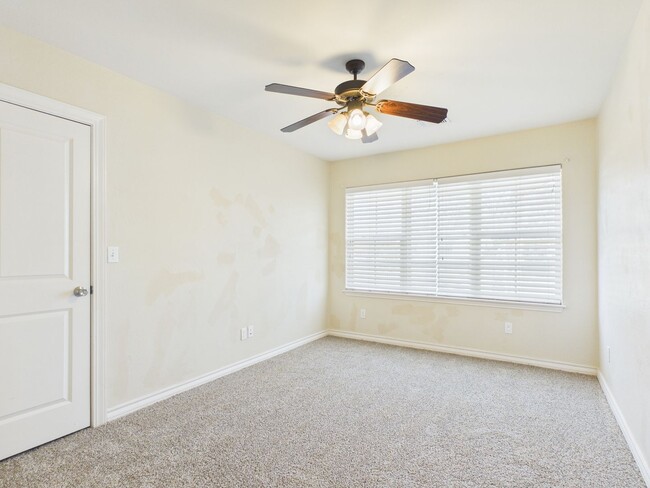 Building Photo - 3501 S Van Buren St