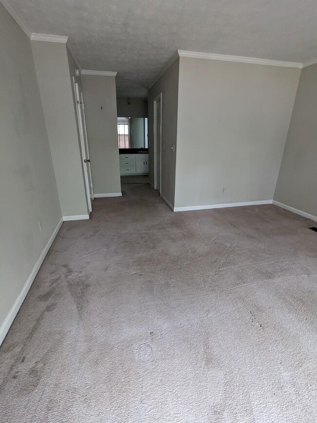 Building Photo - 2983 Bay Shore Dr