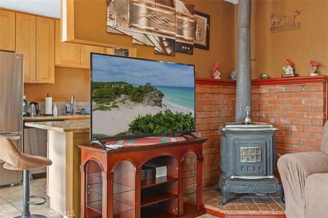 Building Photo - 1716 Cedar St