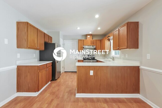 Building Photo - 3 Bedroom Pet-Friendly Home in Knightdale, NC with Main Street Renewal