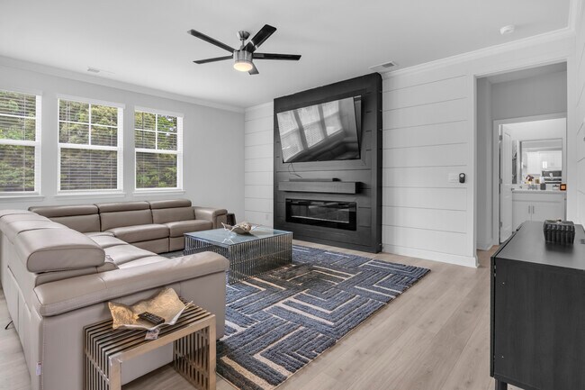 Building Photo - 168 Royal Black Heath