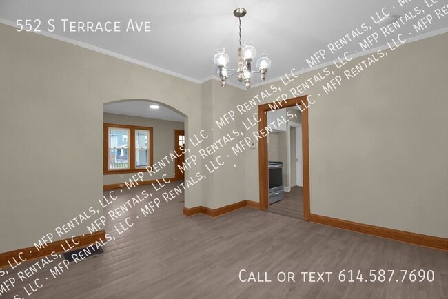Building Photo - 552 S Terrace Ave