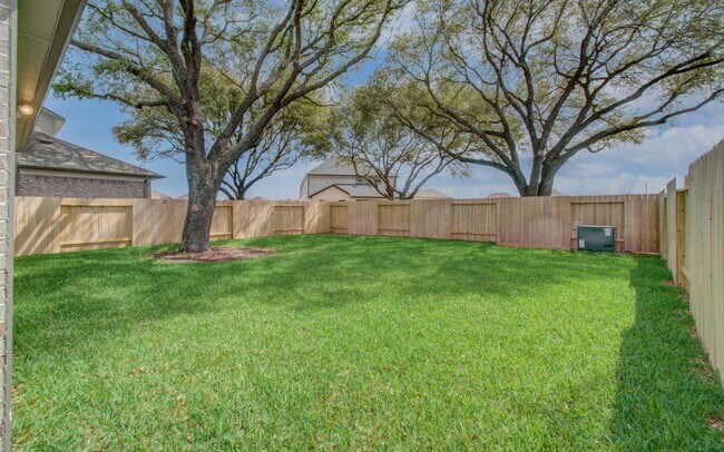 Building Photo - 15723 Telge Rd