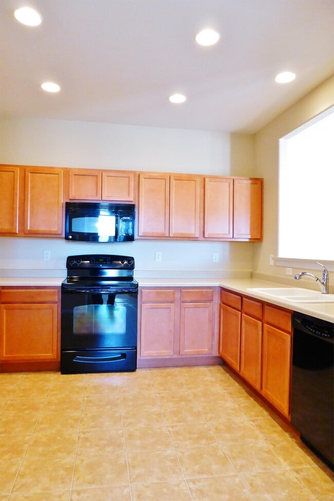 Building Photo - 8051 Elk River View