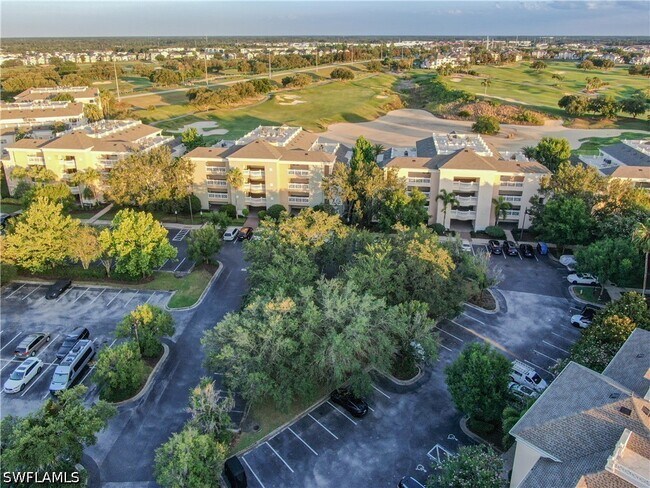 Building Photo - 1362 Centre Ct Ridge Dr