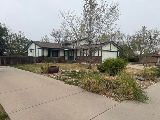 Building Photo - 4 Bedroom, 3 Bath home with 2 Car Attached Garage and RV Parking