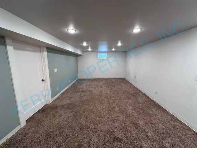 Building Photo - 110 NE 71st Ave