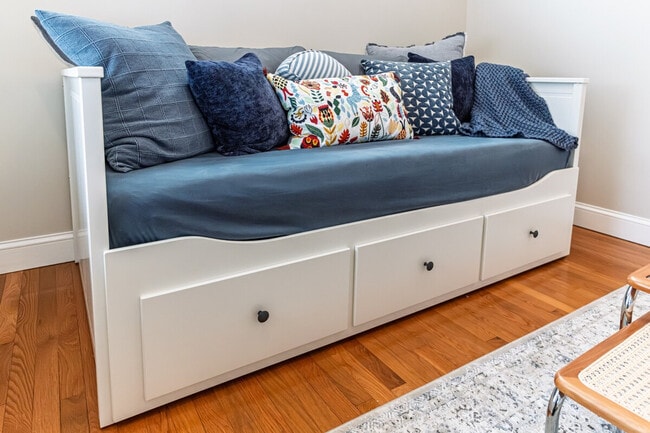 Building Photo - 99 W Circular St