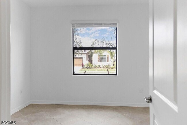 Building Photo - 14882 Portico Blvd