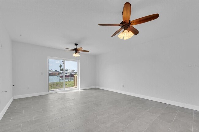 Building Photo - 404 Normandy Rd