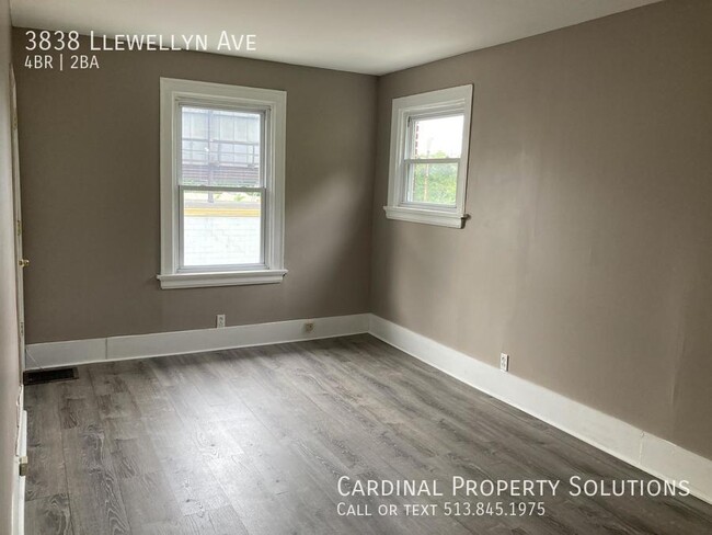 Building Photo - 3838 Llewellyn Ave