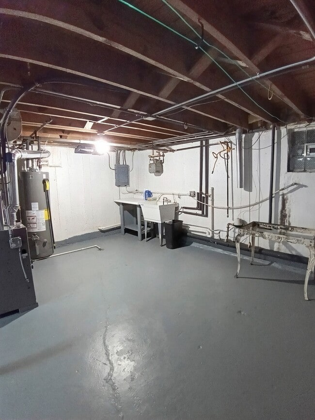 Building Photo - 41 Indianwood Blvd