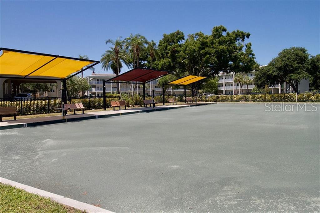 Lawn bowling - 2451 Canadian Way