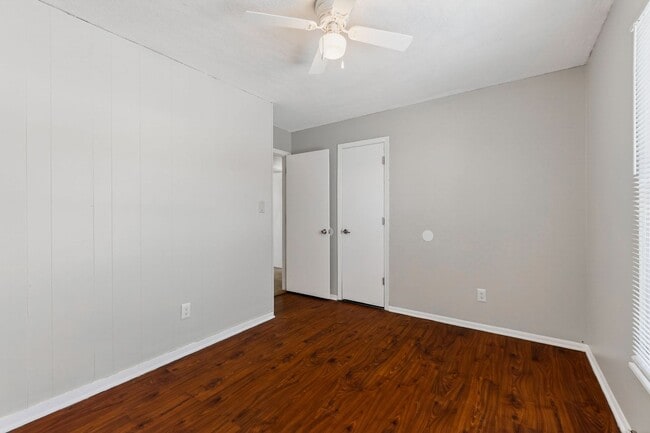 Building Photo - Quiet Cul-de-Sac Home with Bonus Room & Big Backyard!