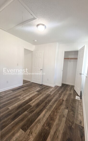 Building Photo - 4340 Wakeman Dr